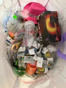 Spielartikel und Heliumballons wegen Geschäftsaufgabe Seifenblasen ,Leuchtstäbe, - Bild 1 von 24