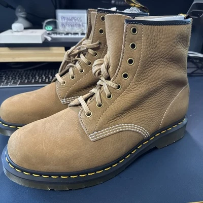 NUEVO Dr. Martens Hombres 11 Botas al Tobillo de Cuero Nobuck Caído Savannah Tostado 101 Nuevas Foto 1 de 4