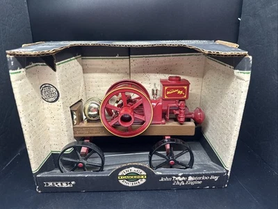 Ertl John Deere Waterloo Boy Gasoline Vintage Engine W Wagon 1/8 JD-5645-10DA-B3 - Image 1 of 4
