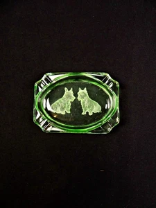 Cendrier style Art Déco en ouraline en verre gravé de chiens Scottish Terrier - Foto 1 di 13