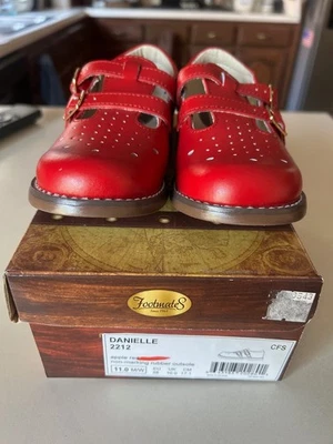 Sapato social Footmate Danielle vermelho infantil tamanho 11 duas fivelas clássico novo - Imagem 1 de 4