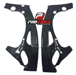 09-10-11-12-13-14 PROTEZIONE COPRI TELAIO CARBONIO PER YAMAHA YZF-R1 2009-2012-2014 - Foto 1 di 3