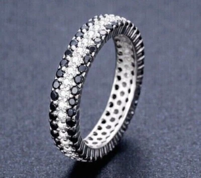 Anillo de eternidad completo de tres filas para mujer creado en laboratorio de ónix y diamantes de plata 925 Foto 1 de 4