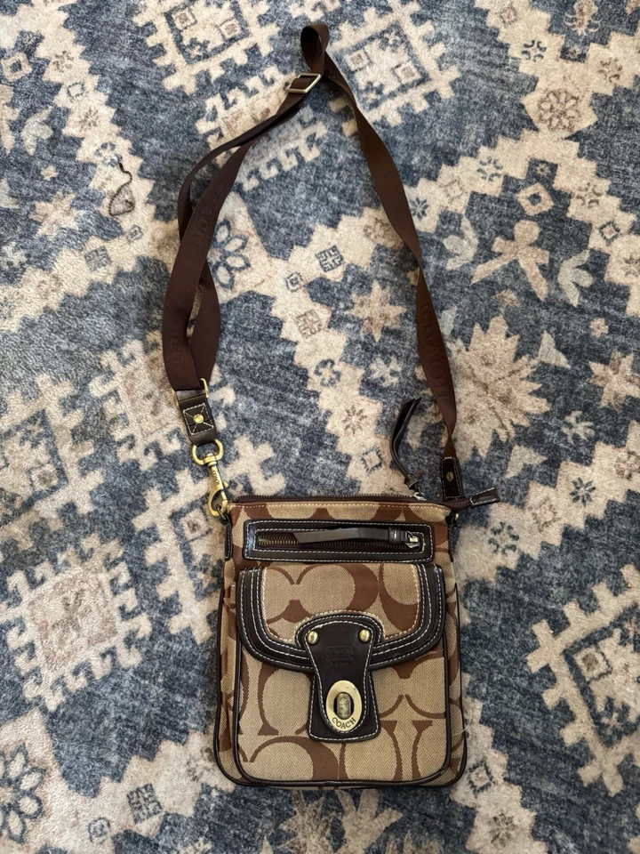 Vintage Coach Signature Jacquard Crossbody Bag – Brown/Khaki Turn-Lock - Image 1 of 4