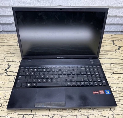 Computadora portátil PC Samsung NP305V5A de colección AMD A6 cuatro núcleos 4 piezas reparación sin probar Foto 1 de 4