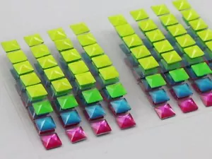 Gemas de pirámide baja autoadhesivas surtidas de colores fluorescentes de 8 mm - 160 piezas - Imagen 1 de 3