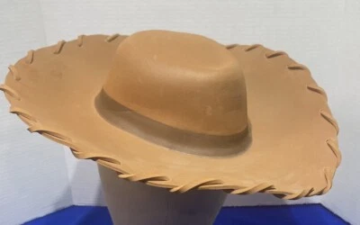 Walt Disney Pixar Toy Story Sheriff Woody Disfraz Juegos con disfraces Sombrero Vaquero Vestido de Espuma  Foto 1 de 4
