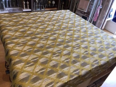 Green/Yellow Geometric Fabric (Approx 144cm wide x 162cm long) - Image 1 of 3