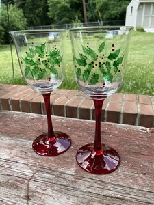 2 Gorham Festive Holly Wine Glasses 10oz. Hand Painted Christmas 8.25” Tall - Picture 1 of 16
