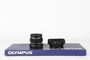 Olympus 12mm F2 M.Zuiko Digital ED  + 2 ANNI DI GARANZIA  - 2 YEARS WARRANTY - Foto 1 di 1