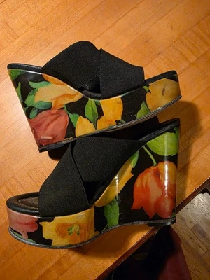Donald J Pliner Women’s  Limited Addition Artisan Floral Wedge Mule Shoe SZ 7.5 - Image 1 of 4