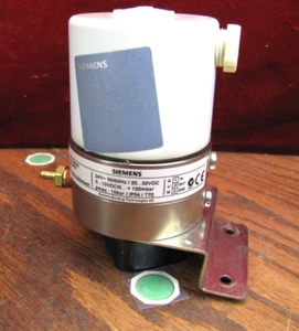 Sensor de presión diferencial Siemens líquido y gas HVAC QBE63-DP01 - Imagen 1 de 9