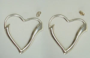 Silver 925 Heart Shaped Initial 'V' Stud Earrings - Picture 1 of 2