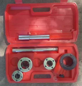 Pipe Threading Kit With Ratchet - Picture 1 of 4