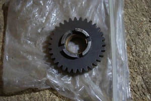 SUZUKI TC200 T200 GEARBOX 2ND GEAR DRIVEN 24320-10000 NOS - Picture 1 of 3