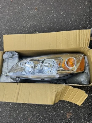 New Driver Side Head Lamp Assembly Fits Pontiac G6 20821143 GM2502255 - Image 1 of 4