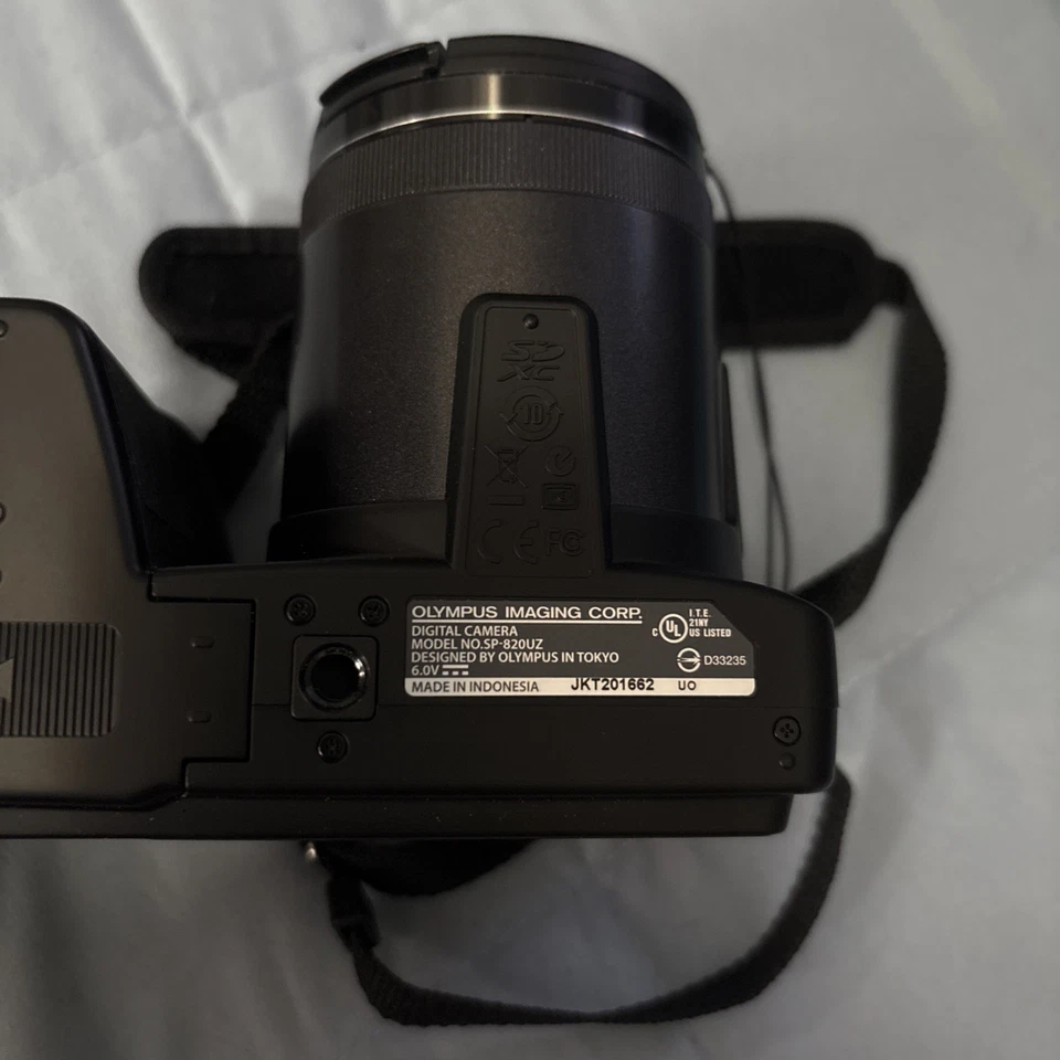 Olympus Stylus Series SP-820UZ 14.0MP Digital Bridge HD Camera 40x Wide Zoom - Image 1 of 4