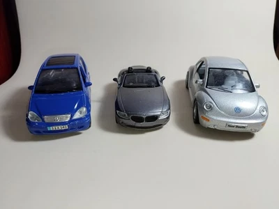 Lotto 3 Modellini Mercedes Classe A BMW Z4 Volkswagen New Beettle 1/36  Vedi Fot - Immagine 1 di 4