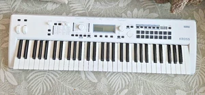 KORG KROSS 2-61 White Synthesizer Keyboard 61-Key w/ Pedal Adapter Carrying Case - Picture 1 of 4