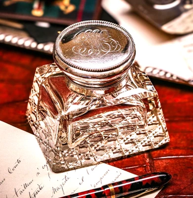 Impresionante tintero de escritorio grande ornamentado antiguo pisapapeles de plata de ley Foto 1 de 4