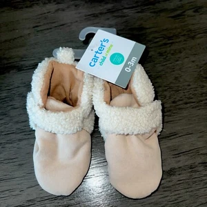 Carter’s 0-3 Months Booties Super Soft Warm Boy Girl - Picture 1 of 5