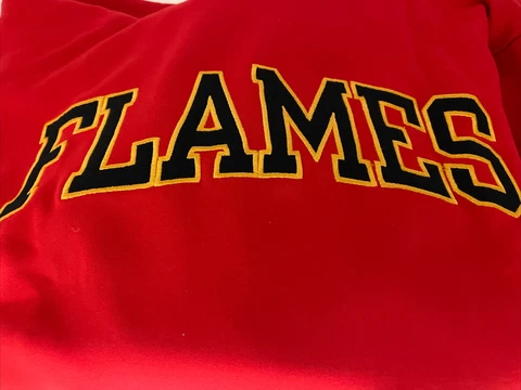 Calgary Flames  NHL Hockey Sweatshirt Hoodie Adult Red Small 34/36 New Cover