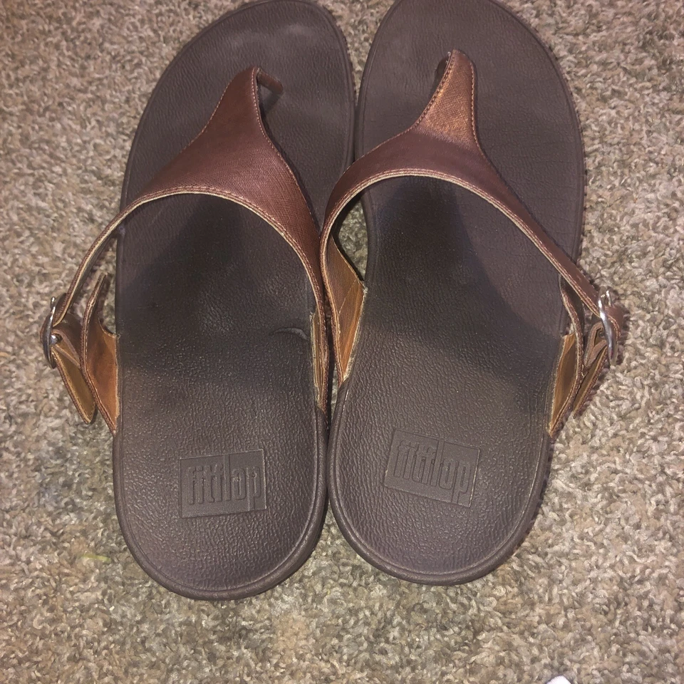Sandalias Fitflop de cuero tostado camel chanclas tabla oscilante para mujer talla 11” Foto 1 de 4