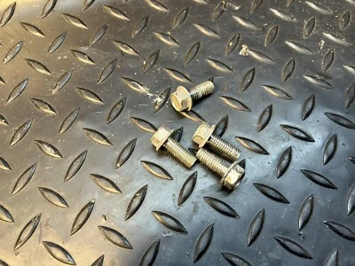 Pernos de montaje de suspensión para reposapiés trasero Honda CBR 250 R 2011-2017 X4 perno MC41 CBR250R Foto 1 de 4