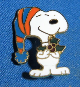 Mistletoe Snoopy Holiday Lapel Pin - Picture 1 of 5