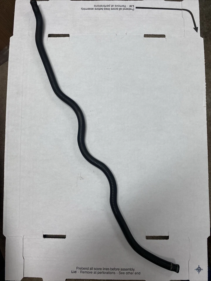 1996-03 BMW 525i 528i 530i 540i 740 i L Expansion Tank to Radiator Breather Hose - Image 1 of 2