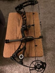 Bowtech realm ( Black ) 70lb, 29 Inch ( Plus Extra’s ) Right Hand