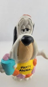 Figura de juguete de feliz cumpleaños de PVC de 1,7" vintage de perro caído - Imagen 1 de 9