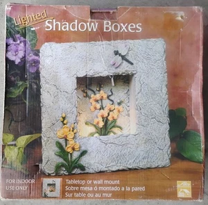 Lighted Shadow Box w/ Daylilly & Butterfly Free Standing /Wall Mount - Picture 1 of 1