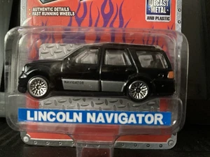 1997 Lincoln Navigator 1:64 Scale Diecast By Action - Picture 1 of 3
