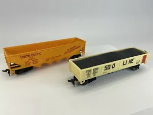 HO 4 Bay Hopper Freight Car Union Pacific 62040 & SOO Line 67297 - Picture 1 of 11