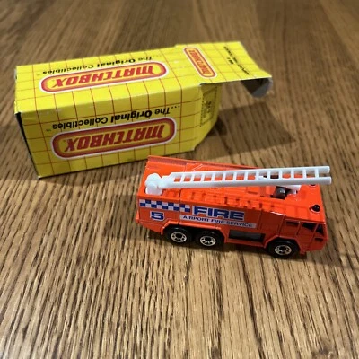 Matchbox Superfast MB8 Airport Fire Tender Truck Vintage Diecast Model 1991 - Image 1 of 4