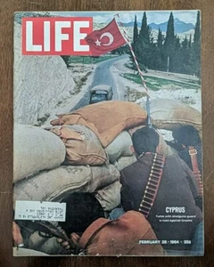 Life Magazine February 28 1964 Turks With Shotguns Guard a Road in Cyprus - Imagen 1 de 2