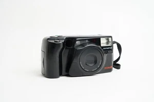 Olympus Infinity Zoom 230 35mm Point & Shoot Film Camera + Remote TESTED - Picture 1 of 8