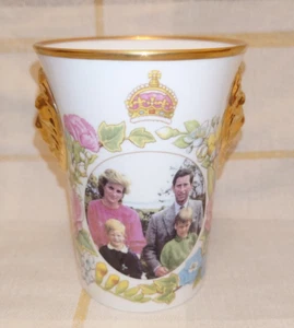 Vaso cabeza de león aniversario de boda del príncipe y la princesa de Gales 132/500 - Imagen 1 de 7