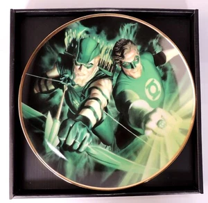 Green Lantern & Green Arrow Limited Edition Collector's Plate DC Direct Gallery - Picture 1 of 7