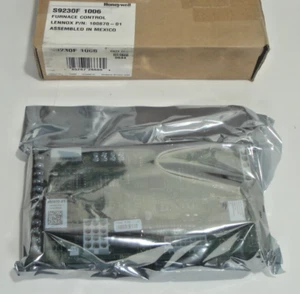 Nuova scheda di controllo circuito Lennox 100870-02 SureLight Honeywell S9230F1006 - Foto 1 di 5