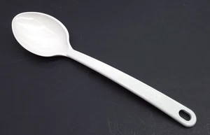 Vintage Off White Serving Spoon Plastic Pyrex Accessories 2102-2 USA - Picture 1 of 13