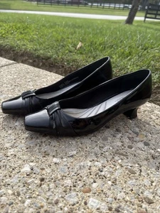 Easy Street Black Patent Leather Pumps Waive Square Toe Career Dressy Size 7.5 - Picture 1 of 12
