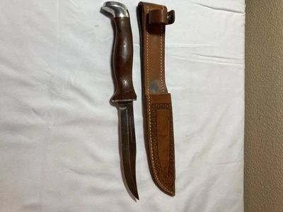 VINTAGE CUTCO # 89 HUNTING KNIFE WITH LEATHER SHEATH PAT. # 2390544 - Image 1 of 4