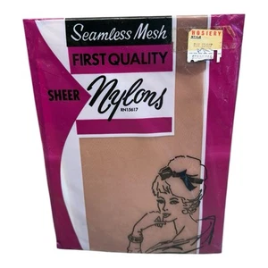 Vintage Exquisite Hosiery Seamless Micromesh Stockings First Quality 9 Medium - Picture 1 of 2