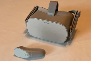 Casque réalité virtuelle autonome VR Oculus Go 32 go avec manette et Cable - Imagen 1 de 6