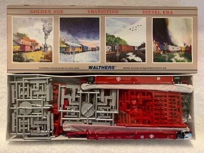Walthers #932-3974 HO Scale Santa Fe 305' Thrall 5-Unit Double Stack Kit #254286 - Image 1 of 3