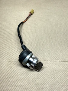 OEM Suzuki T500 Titan Ignition Switch With Key # 37110-15114 - Picture 1 of 8