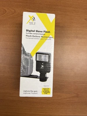 XIT PHOTO CAPTURE THE SPOT DIGITAL SLAVE FLASH INCLUDES CAMERA BRACKET - Image 1 of 4