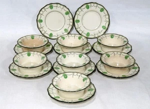 Royal Doulton Countess China Lot - Saucers & Bowl - Green Swags & Medallions - Bild 1 von 11